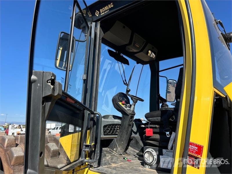 Bomag BW213PDH-5 Padfoot Drum Compactor Enojni valjarji