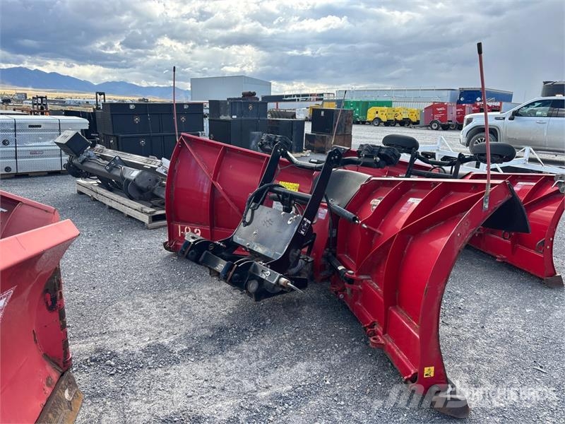 Boss 10 ft Power-V Snow Plow Schneeschilde und -pflüge