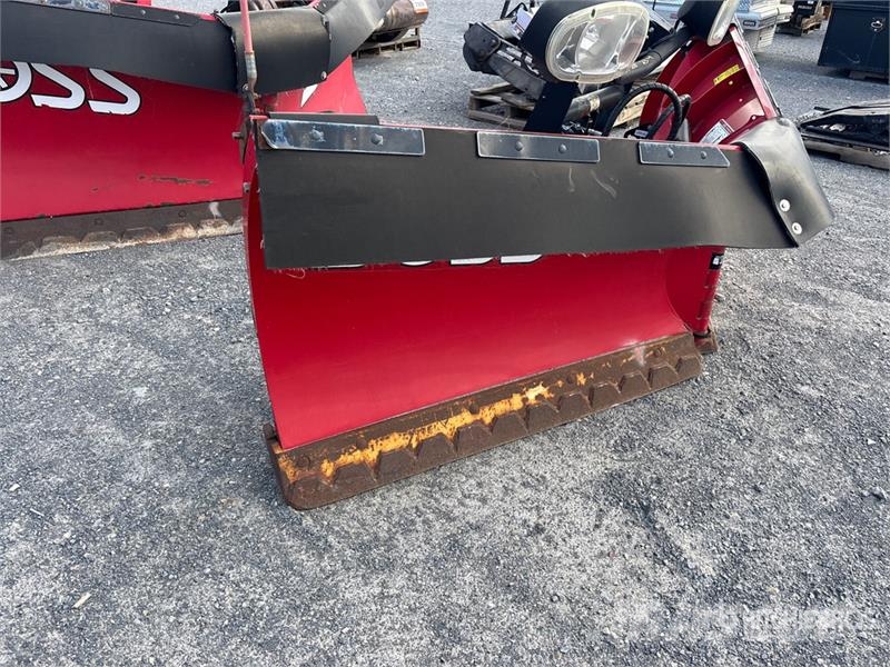 Boss 9 ft Power-V Snow Plow Schneeschilde und -pflüge