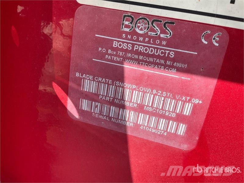 Boss 9 ft Power-V Snow Plow Schneeschilde und -pflüge