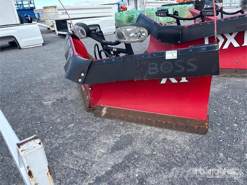Boss 9 ft Power-V Snow Plow Schneeschilde und -pflüge