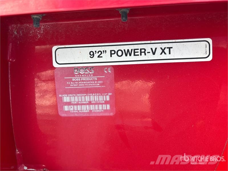 Boss 9 ft Power-V Snow Plow Schneeschilde und -pflüge