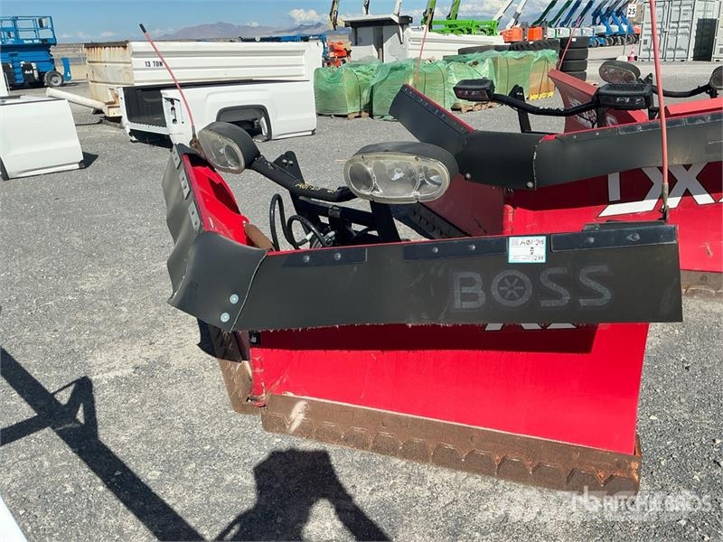 Boss 9 ft Power-V Snow Plow Schneeschilde und -pflüge