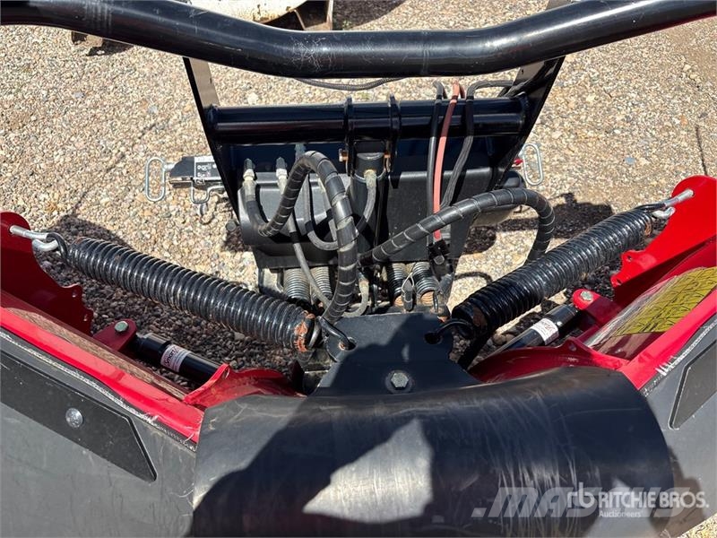 Boss DXT V-Plow 8 ft 2 in V Snow Plow - Fits Truck Снежные отвалы и плуги