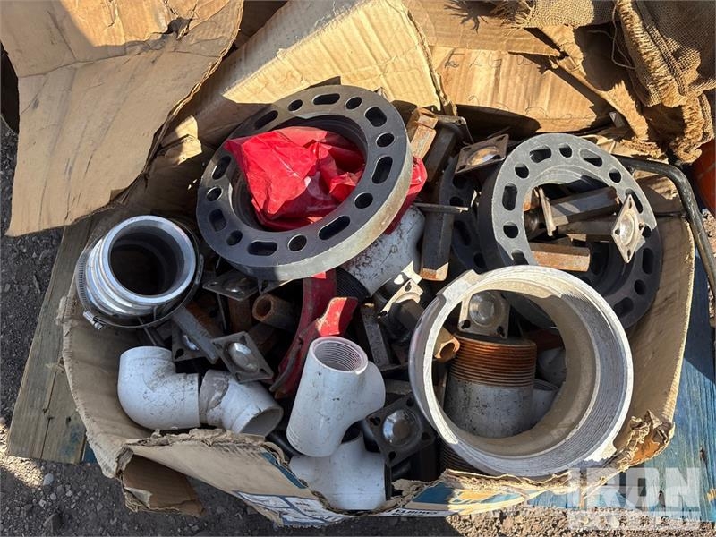 Bottle jacks, metal brackets, pipe, fittings, brac Csörlők, emelőberendezések és anyagmozgató liftek