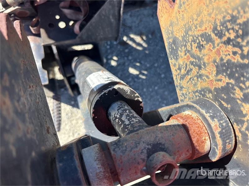 Bradco 8611X 24 in Skid Steer Backhoe Utovarne korpe