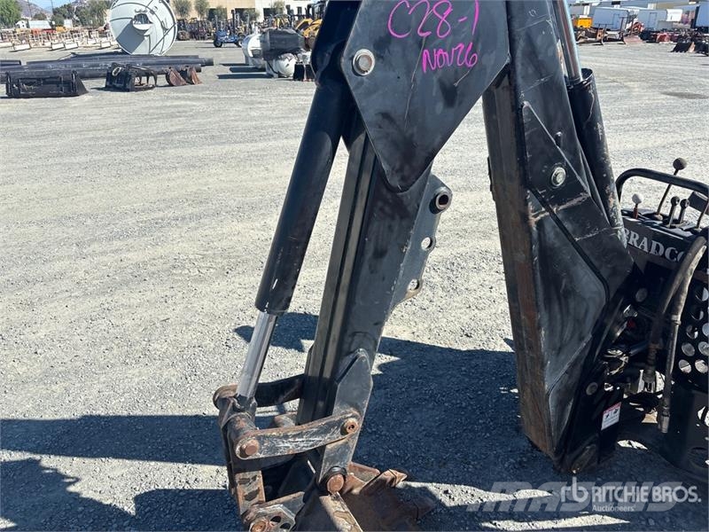 Bradco 8611X 24 in Skid Steer Backhoe Utovarne korpe