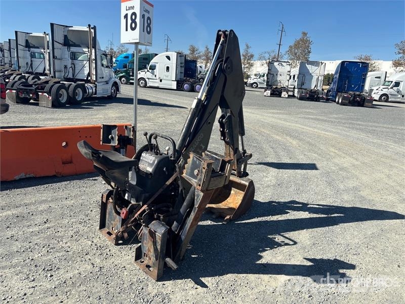 Bradco 8611X Skid Steer Backhoe Utovarne korpe