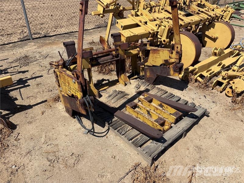 Brandt 48 in forklift attachment Other attachments and components