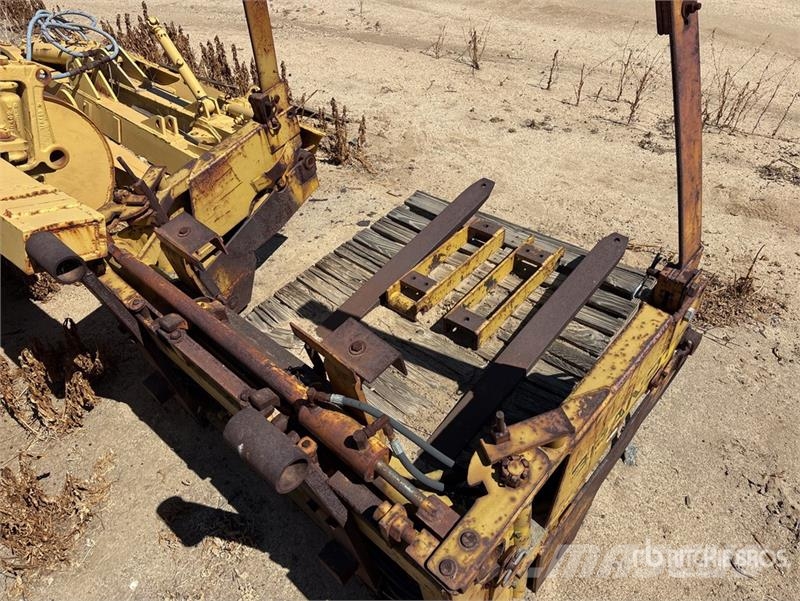 Brandt 48 in forklift attachment Other attachments and components