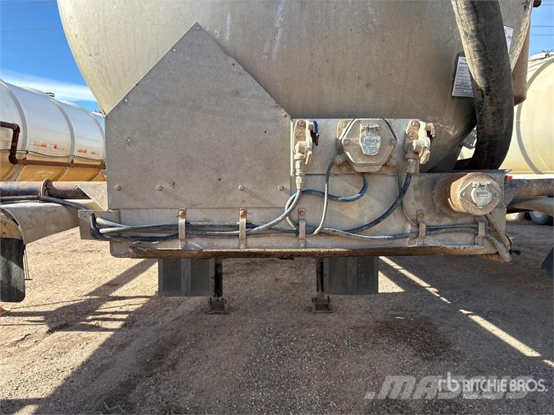Brenner 5600 gal T/A Vacuum Tanker Trailer مقطورات ذات صهاريج