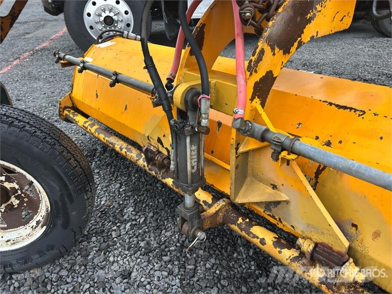 Broce BB250 Self-Propelled Broom Zametacie stroje