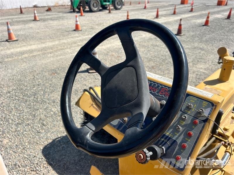 Broce BB250B Автоматични метачки с четки