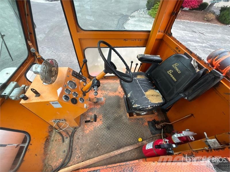 Broce RC300 路面清掃機