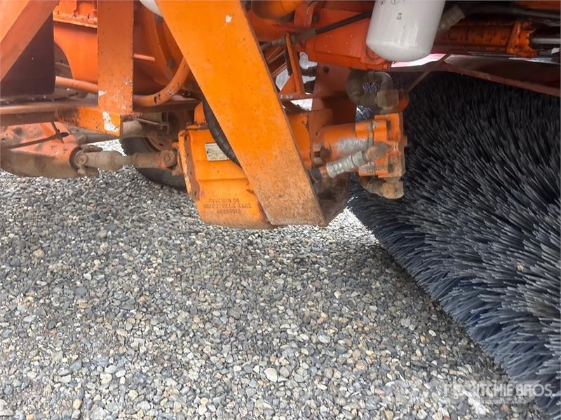 Broce RC300 路面清掃機