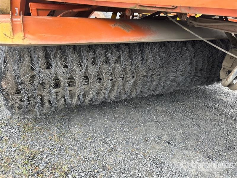 Broce RJ350 Sweepers