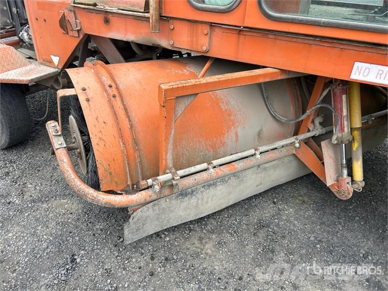 Broce RJ350 Sweepers