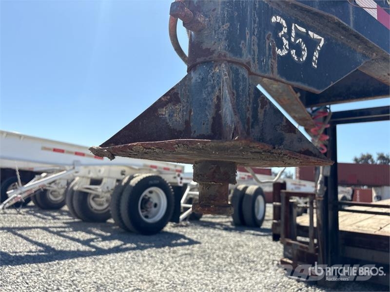 Brock's 38 ft T/A Gooseneck Equipment Trailer Járműszállító pótkocsik