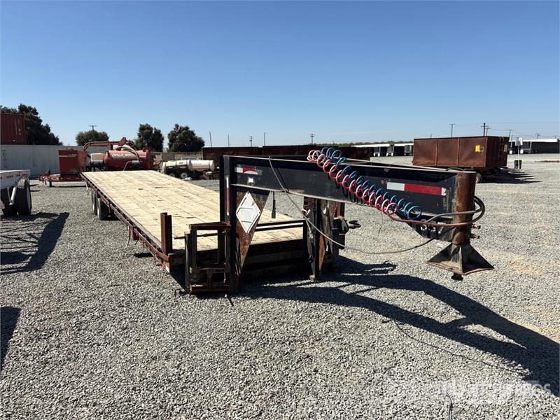 Brock's 38 ft T/A Gooseneck Equipment Trailer Járműszállító pótkocsik