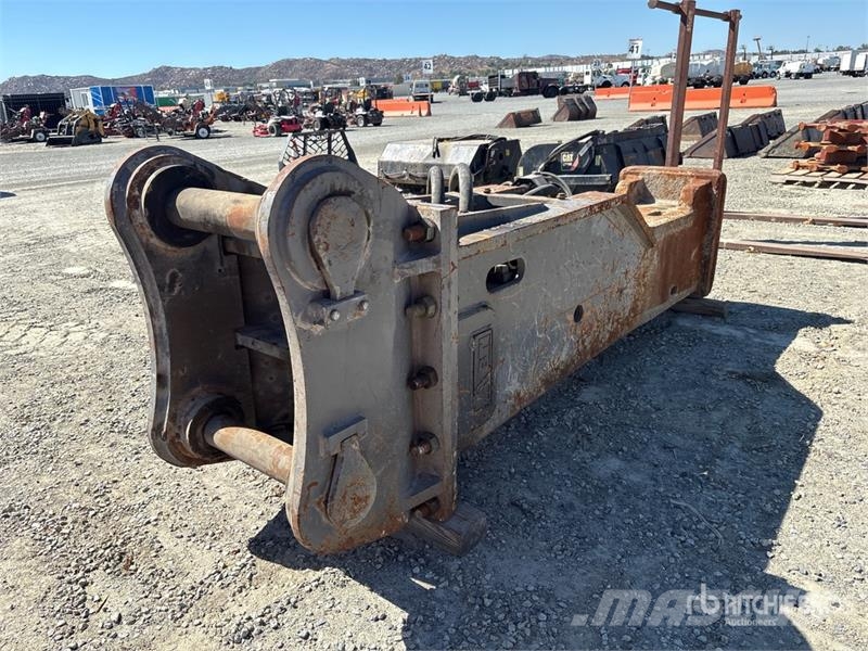 BTI BXR-185 124 in Hydraulic Breaker 브레이커