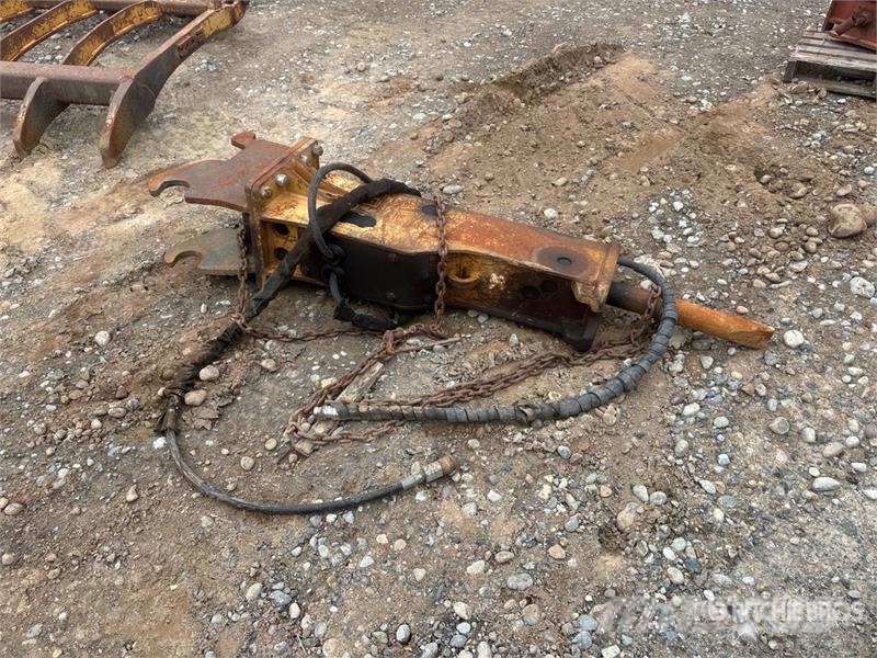 BTI Q/C BX8 Hydraulic Breaker مطارق / كسارات