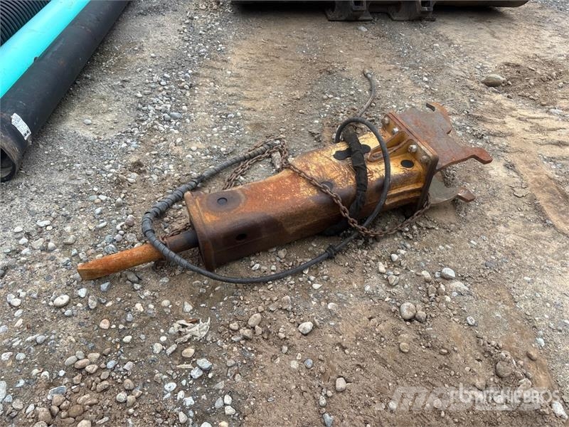 BTI Q/C BX8 Hydraulic Breaker مطارق / كسارات