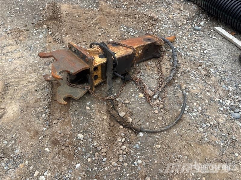 BTI Q/C BX8 Hydraulic Breaker مطارق / كسارات
