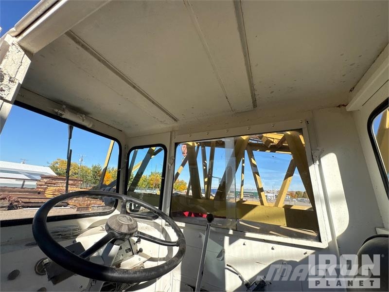 Bucyrus Erie Erie 30B 60 ton 8x4 Lattice-Boom Truck Crane Запчасти для кранов