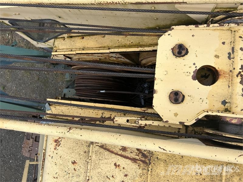 Bucyrus Erie Erie 30B 60 ton Lattice-Boom Crawler Crane クローラクレーン