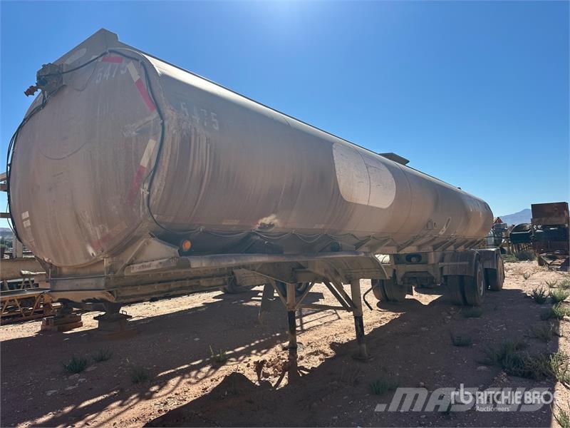 Butler 9500 gal T/A Spread Axle Water Tank Trailer Otros camiones