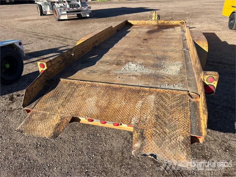 Butler Trailer 18 ft T/A Tilt Deck Trailer 低架裝載車