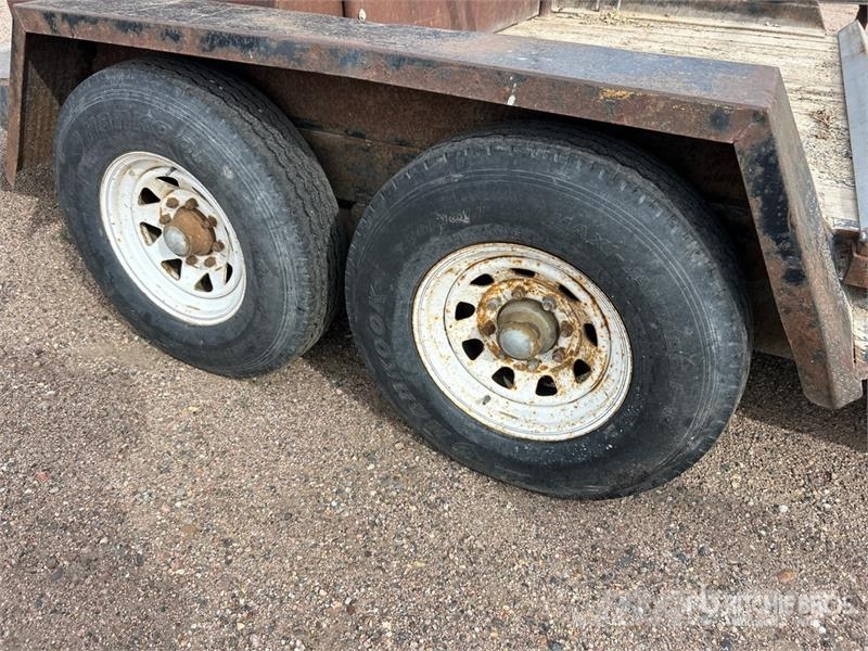 C&B 18 ft T/A Equipment Trailer Ремаркета за превоз на автомобили