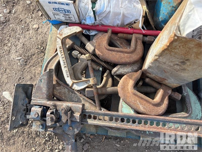  C-clamps, bolts, nuts, U-bolt, Jack, motors, lags. المصاعد والرافعات المادية