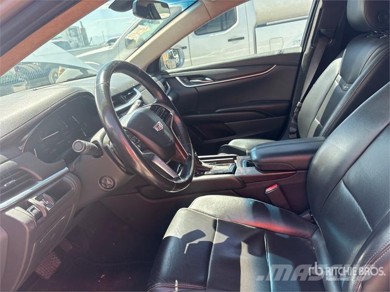 Cadillac XTS 汽车