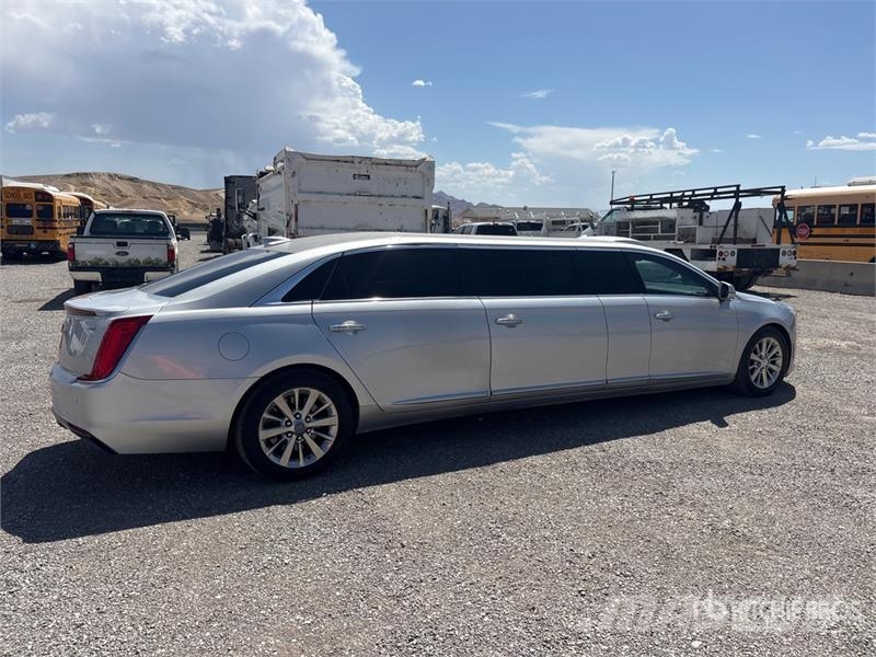 Cadillac XTS 汽车