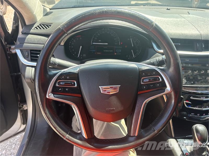 Cadillac XTS 汽车