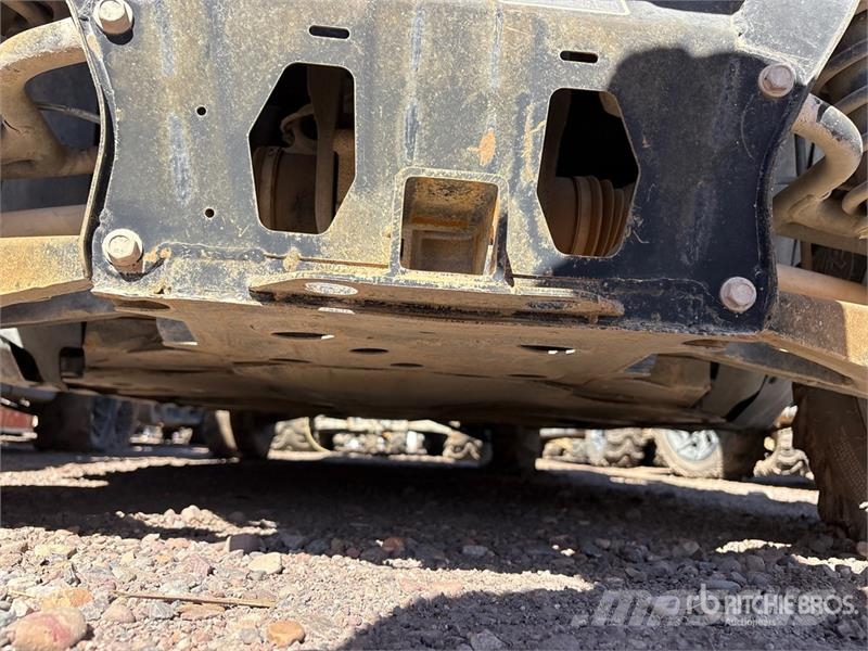 Can-am 4x4 Utility Vehicle ماكينات منفعة عامة