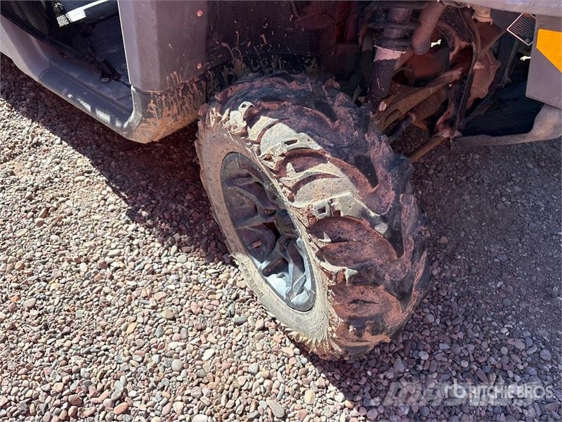 Can-am 4x4 Utility Vehicle ماكينات منفعة عامة