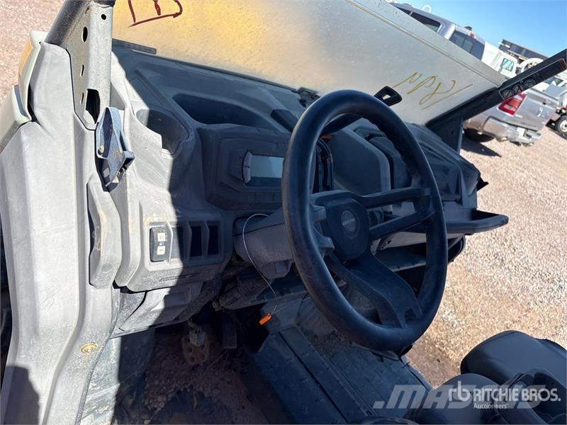 Can-am 4x4 Utility Vehicle 多用途機械