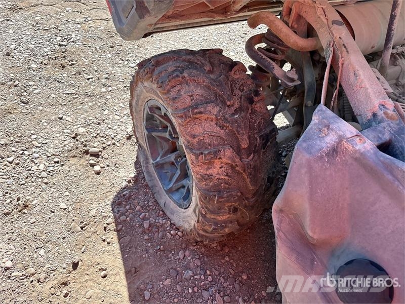 Can-am 4x4 Utility Vehicle ماكينات منفعة عامة