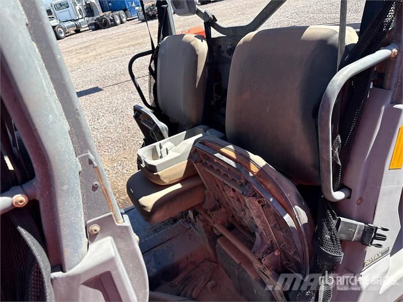 Can-am 4x4 Utility Vehicle 多用途機械