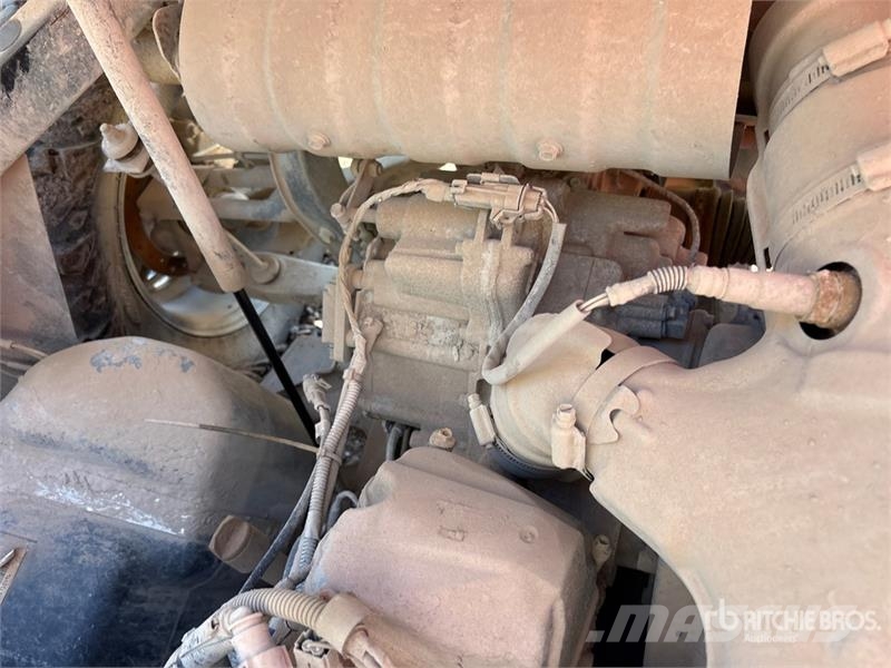 Can-am 4x4 Utility Vehicle ماكينات منفعة عامة