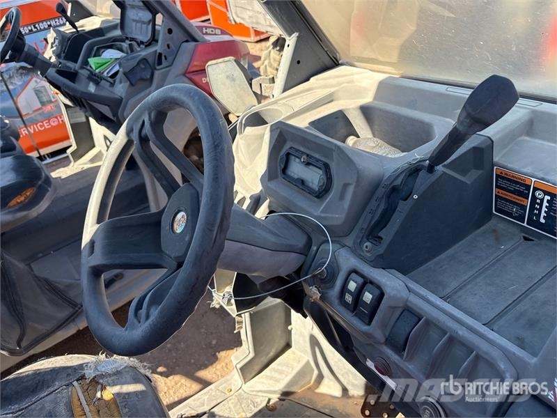 Can-am 4x4 Utility Vehicle ماكينات منفعة عامة