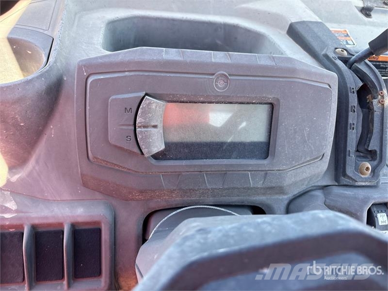 Can-am 4x4 Utility Vehicle 多用途機械