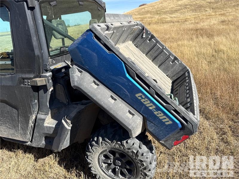 Can-am Defender 4x4 ATV Квадроциклы