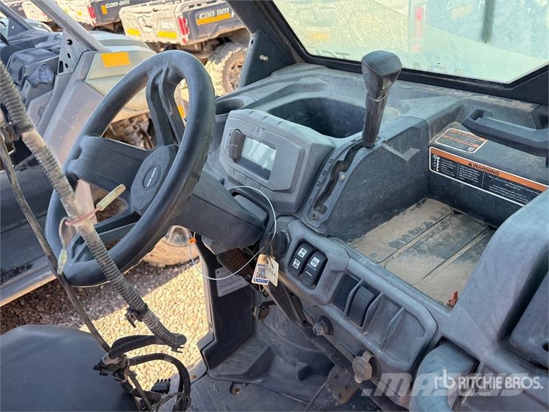 Can-am Defender 4x4 Utility Vehicle ماكينات منفعة عامة