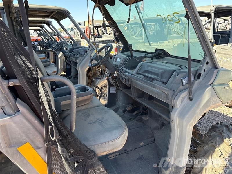 Can-am Defender 4x4 Utility Vehicle ماكينات منفعة عامة