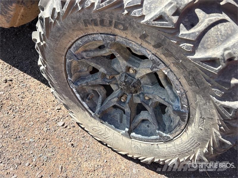 Can-am Defender 4x4 Utility Vehicle Pomoćne mašine