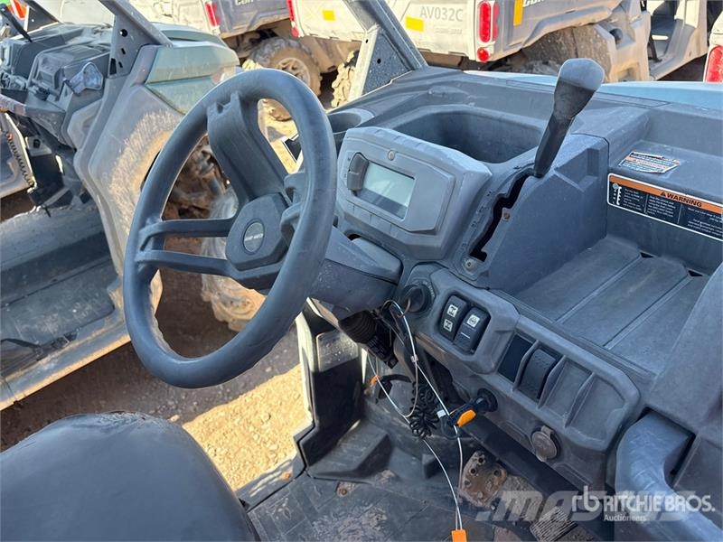Can-am Defender 4x4 Utility Vehicle ماكينات منفعة عامة