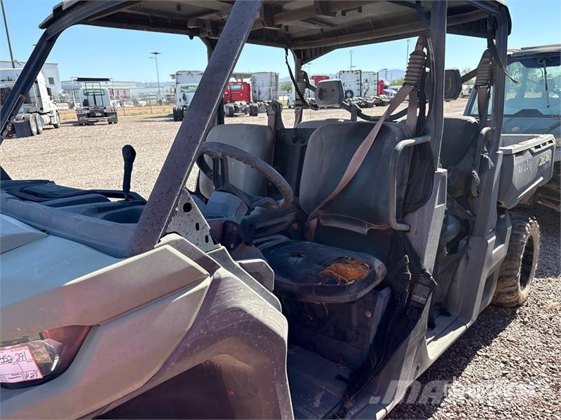 Can-am Defender 4x4 Utility Vehicle ماكينات منفعة عامة